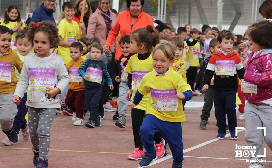 GALERÍA: Los niños del CEIP Antonio Machado corren para ayudar a un niño keniata que será intervenido en Granada