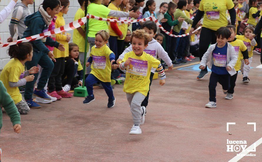 GALERÍA: Los niños del CEIP Antonio Machado corren para ayudar a un niño keniata que será intervenido en Granada