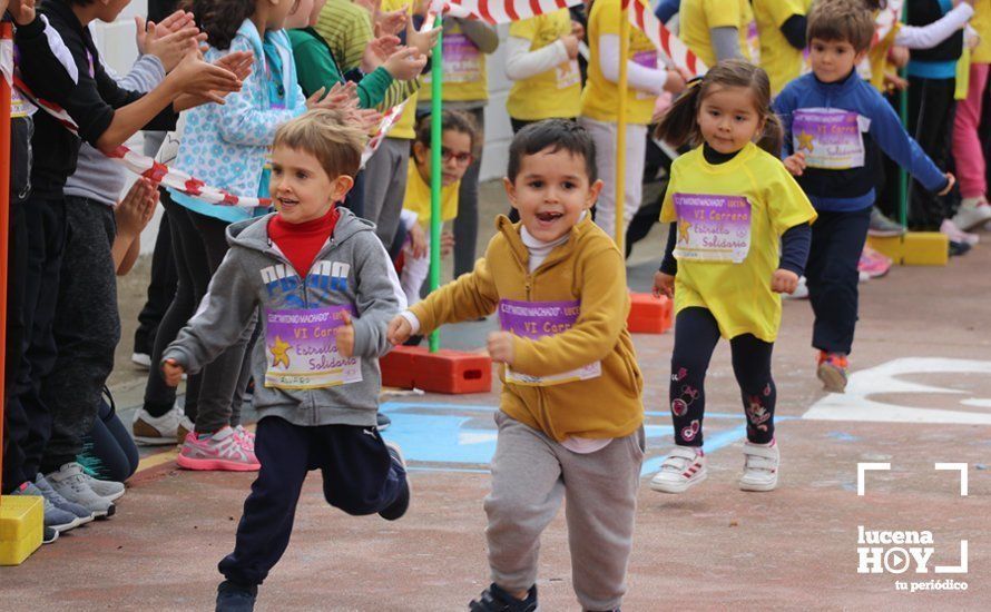 GALERÍA: Los niños del CEIP Antonio Machado corren para ayudar a un niño keniata que será intervenido en Granada