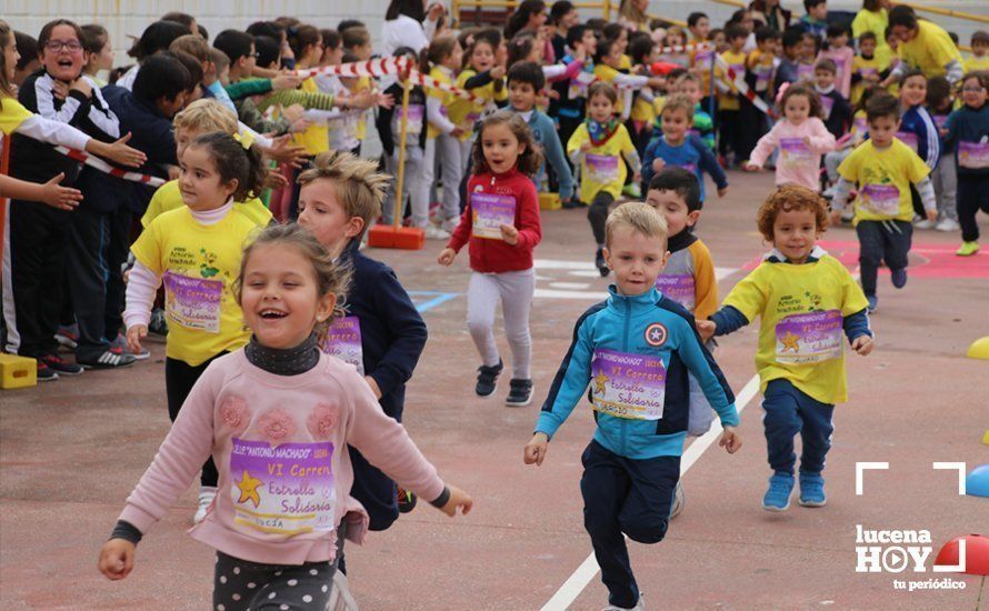 GALERÍA: Los niños del CEIP Antonio Machado corren para ayudar a un niño keniata que será intervenido en Granada