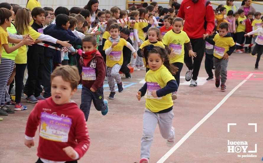 GALERÍA: Los niños del CEIP Antonio Machado corren para ayudar a un niño keniata que será intervenido en Granada