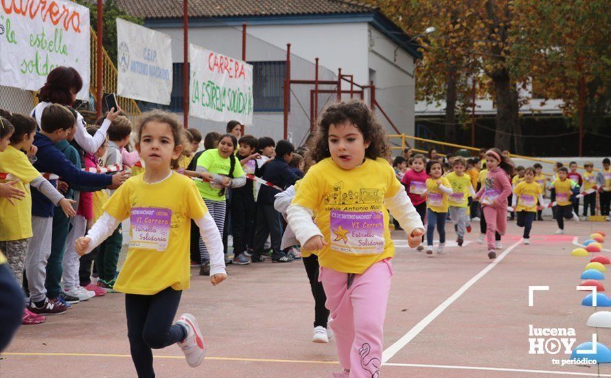 GALERÍA: Los niños del CEIP Antonio Machado corren para ayudar a un niño keniata que será intervenido en Granada