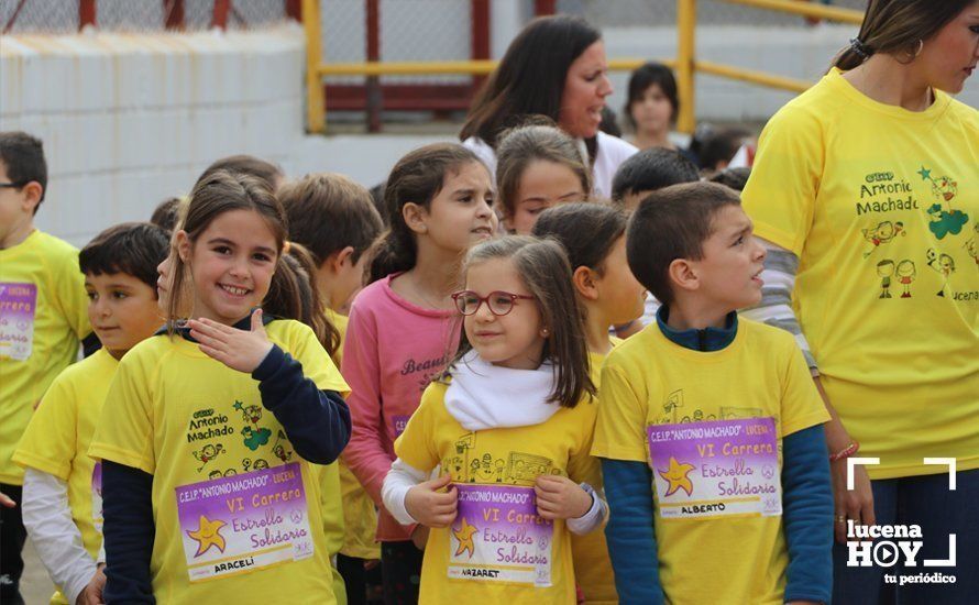 GALERÍA: Los niños del CEIP Antonio Machado corren para ayudar a un niño keniata que será intervenido en Granada