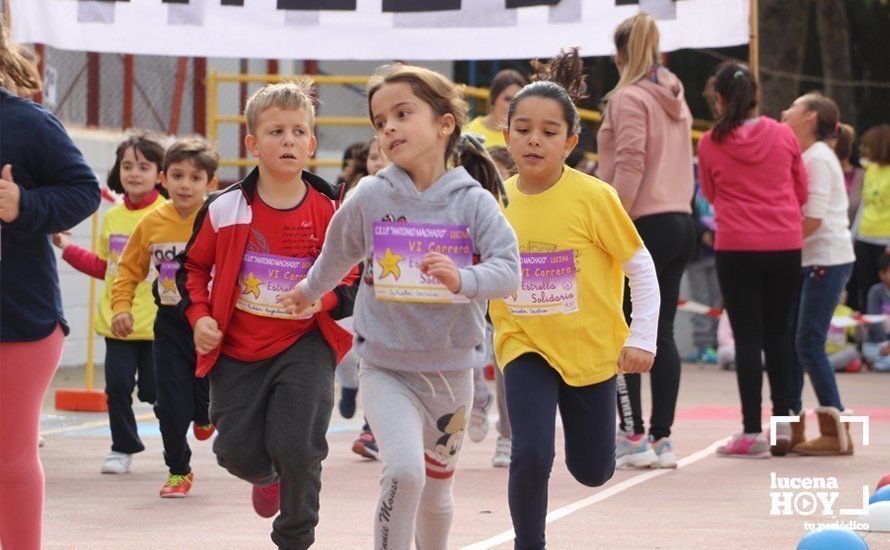 GALERÍA: Los niños del CEIP Antonio Machado corren para ayudar a un niño keniata que será intervenido en Granada