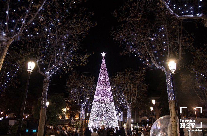 GALERÍA: La inauguración del poblado de Belén de la Plaza Nueva abre la Navidad en Lucena