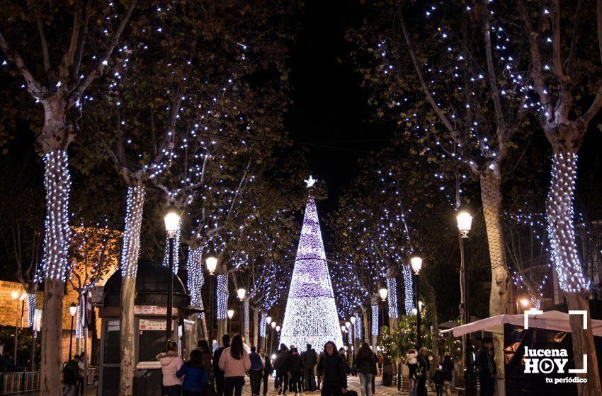 GALERÍA: La inauguración del poblado de Belén de la Plaza Nueva abre la Navidad en Lucena