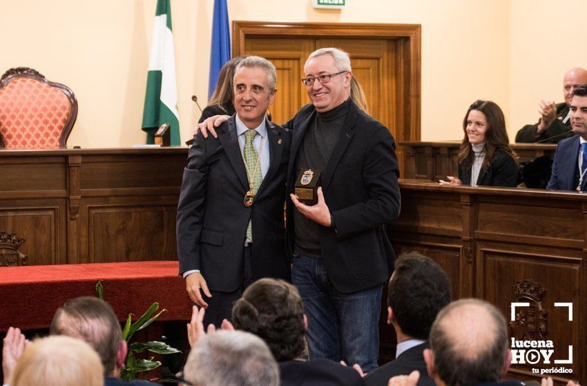 GALERÍA: El reconocimiento a los ediles del anterior mandato corporativo marca el acto institucional del Día de la Constitución