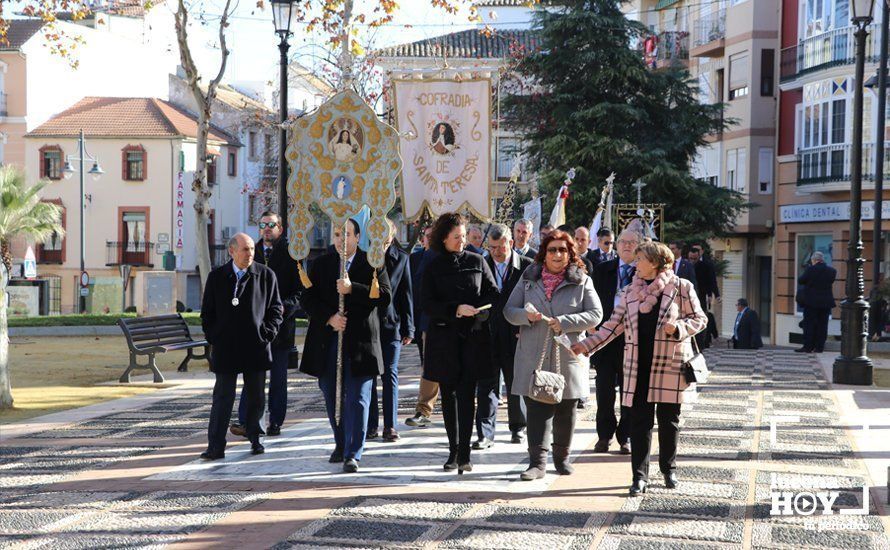 GALERÍA: Las imágenes de la Procesión de Estandartes de la Agrupación de Cofradías ante el monumento a la Inmaculada Concepción