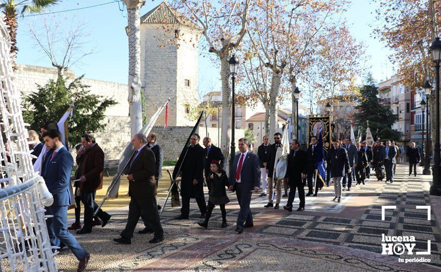 GALERÍA: Las imágenes de la Procesión de Estandartes de la Agrupación de Cofradías ante el monumento a la Inmaculada Concepción