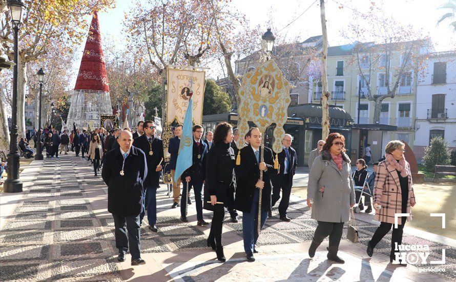 GALERÍA: Las imágenes de la Procesión de Estandartes de la Agrupación de Cofradías ante el monumento a la Inmaculada Concepción