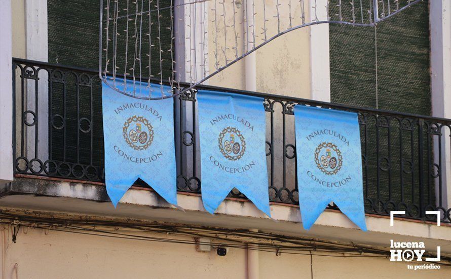 GALERÍA: Las imágenes de la Procesión de Estandartes de la Agrupación de Cofradías ante el monumento a la Inmaculada Concepción