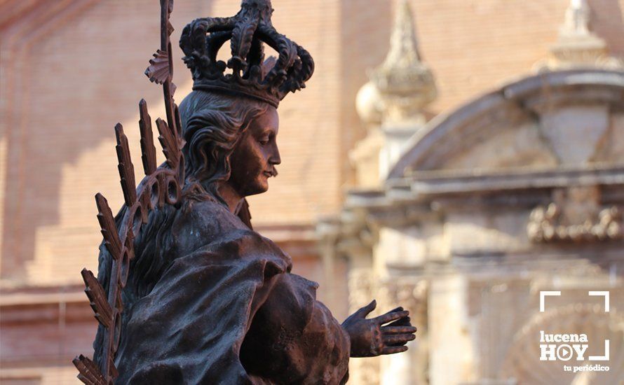 GALERÍA: Las imágenes de la Procesión de Estandartes de la Agrupación de Cofradías ante el monumento a la Inmaculada Concepción GALERÍA: Las imágenes de la Procesión de Estandartes de la Agrupación de Cofradías ante el monumento a la Inmaculada Concepción