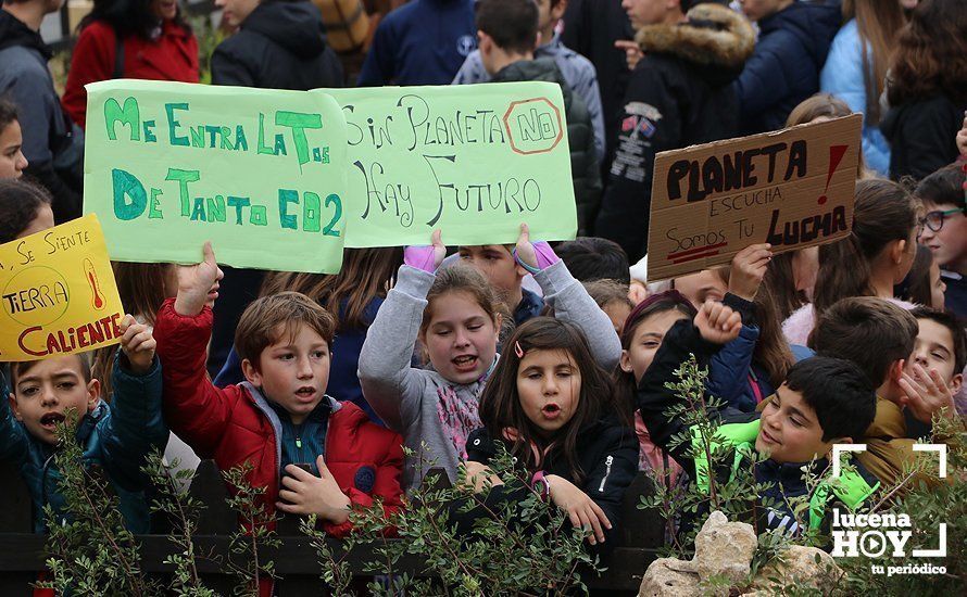 GALERÍA: Los escolares lucentinos también se manifiestan para exigir medidas ante la emergencia climática