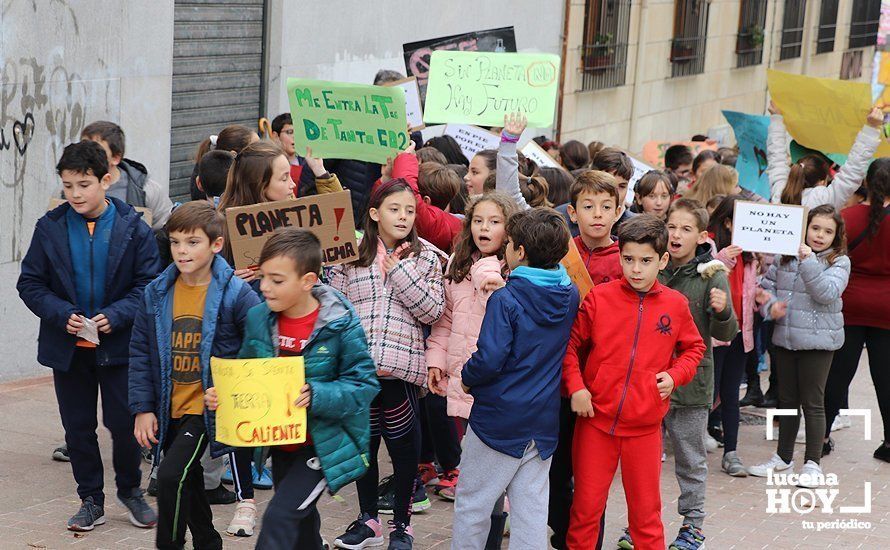 GALERÍA: Los escolares lucentinos también se manifiestan para exigir medidas ante la emergencia climática