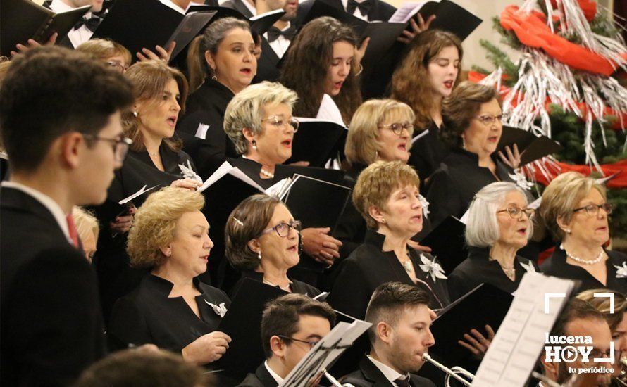 GALERÍA: Brillante concierto de Navidad de la Coral Lucentina y la Orquesta del Conservatorio de Lucena