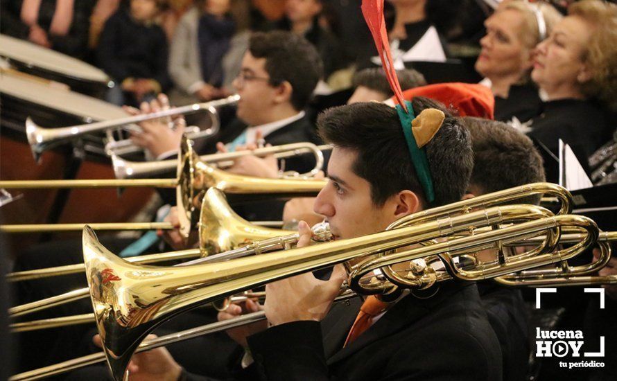 GALERÍA: Brillante concierto de Navidad de la Coral Lucentina y la Orquesta del Conservatorio de Lucena