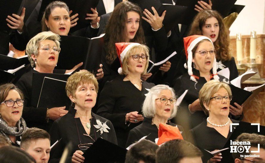 GALERÍA: Brillante concierto de Navidad de la Coral Lucentina y la Orquesta del Conservatorio de Lucena