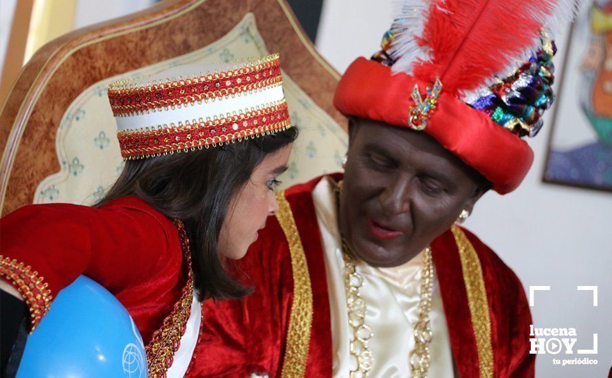 GALERÍA: Miles de niños y niñas entregan sus cartas repletas de ilusión a los Mensajeros Reales GALERÍA: Miles de niños y niñas entregan sus cartas repletas de ilusión a los Mensajeros Reales