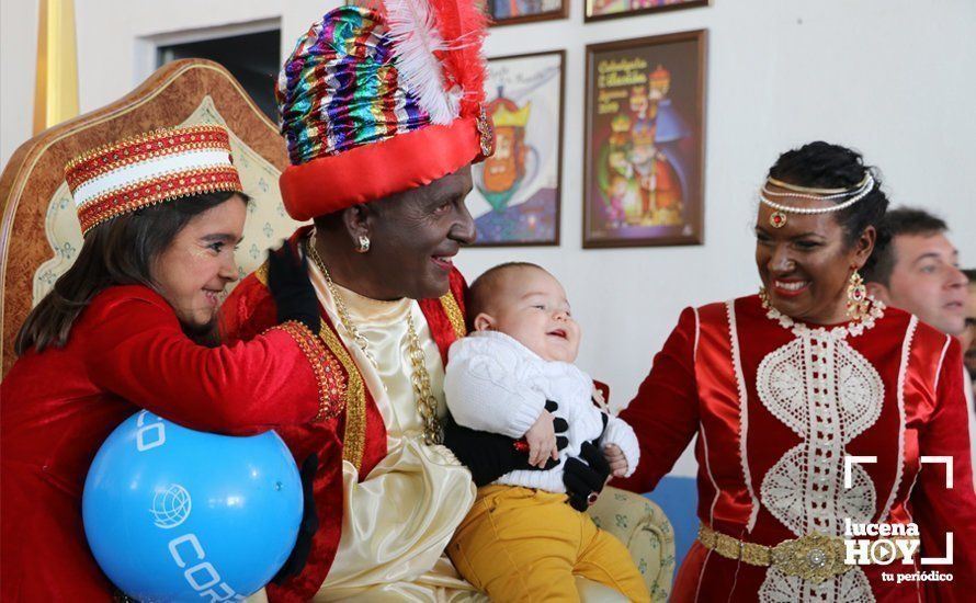 GALERÍA: Miles de niños y niñas entregan sus cartas repletas de ilusión a los Mensajeros Reales GALERÍA: Miles de niños y niñas entregan sus cartas repletas de ilusión a los Mensajeros Reales