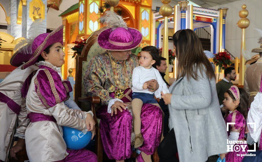 GALERÍA: Miles de niños y niñas entregan sus cartas repletas de ilusión a los Mensajeros Reales GALERÍA: Miles de niños y niñas entregan sus cartas repletas de ilusión a los Mensajeros Reales