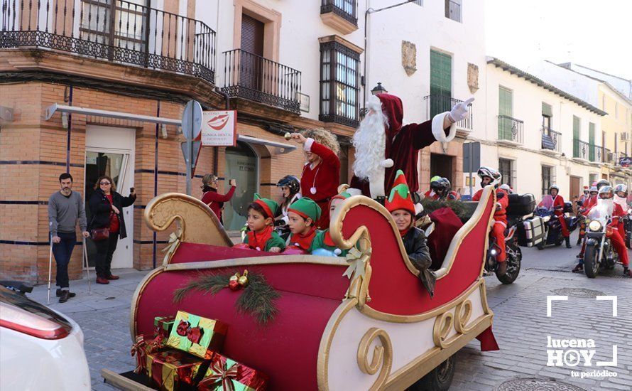 GALERÍA: Más de 200 "papanoeles" se pasean en moto por la ciudad para repartir regalos