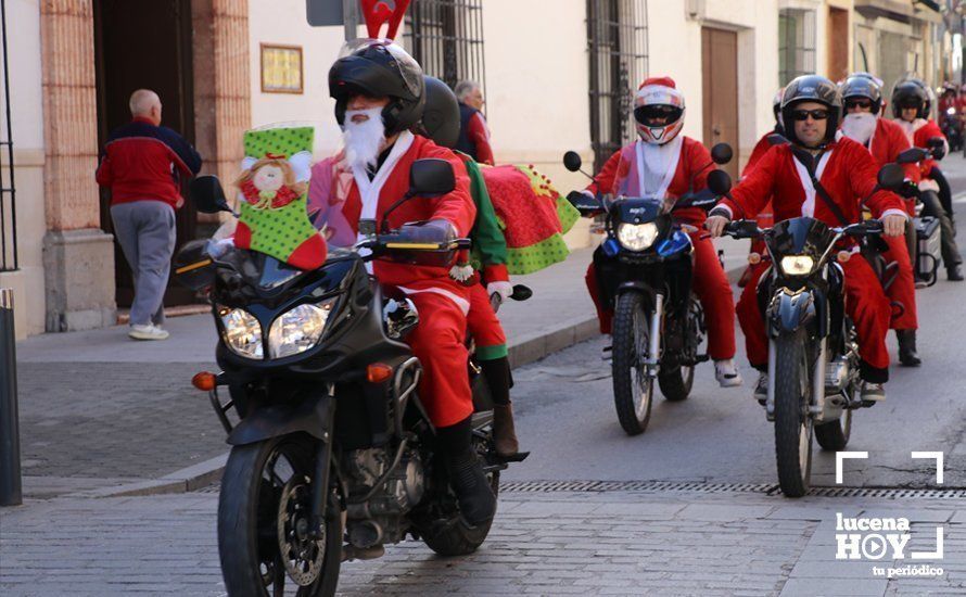 GALERÍA: Más de 200 "papanoeles" se pasean en moto por la ciudad para repartir regalos