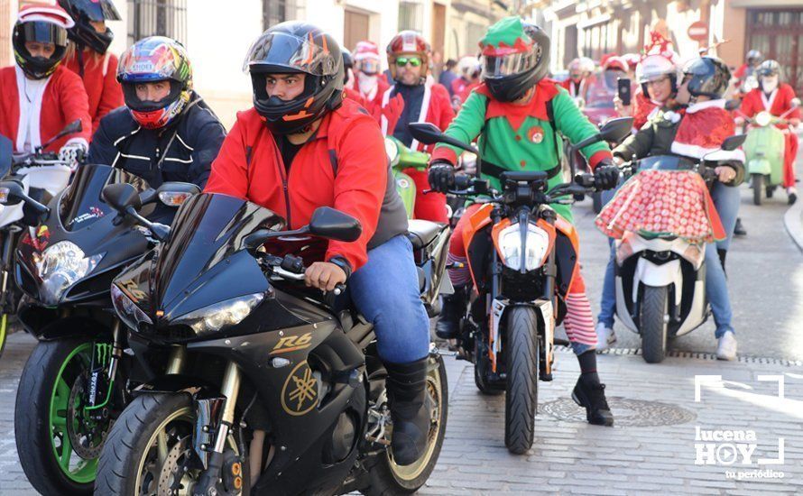 GALERÍA: Más de 200 "papanoeles" se pasean en moto por la ciudad para repartir regalos