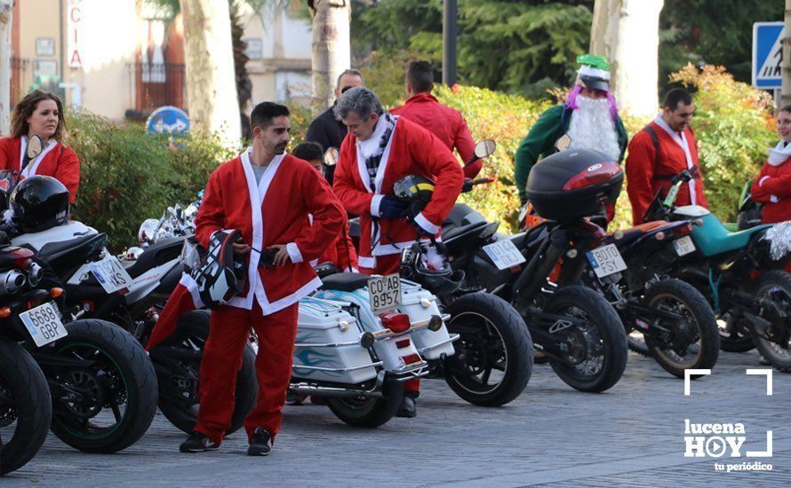 GALERÍA: Más de 200 "papanoeles" se pasean en moto por la ciudad para repartir regalos