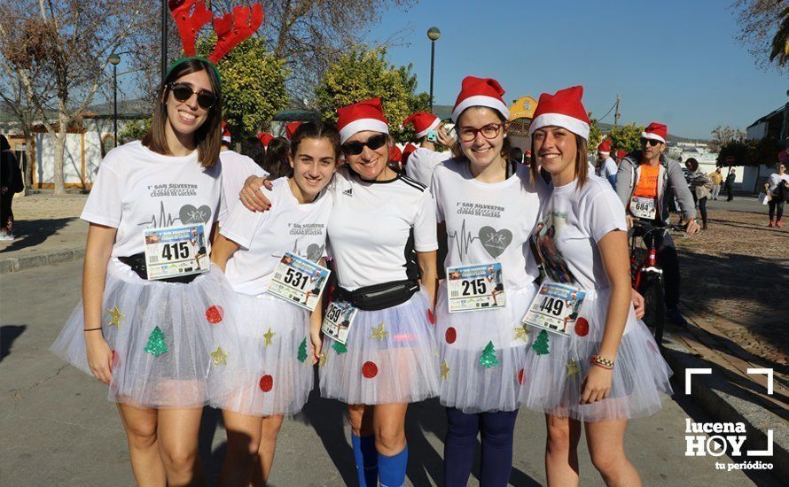 GALERÍA 1: La fiesta solidaria de la San Silvestre de Lucena despide el año: Preparados, listos... ya