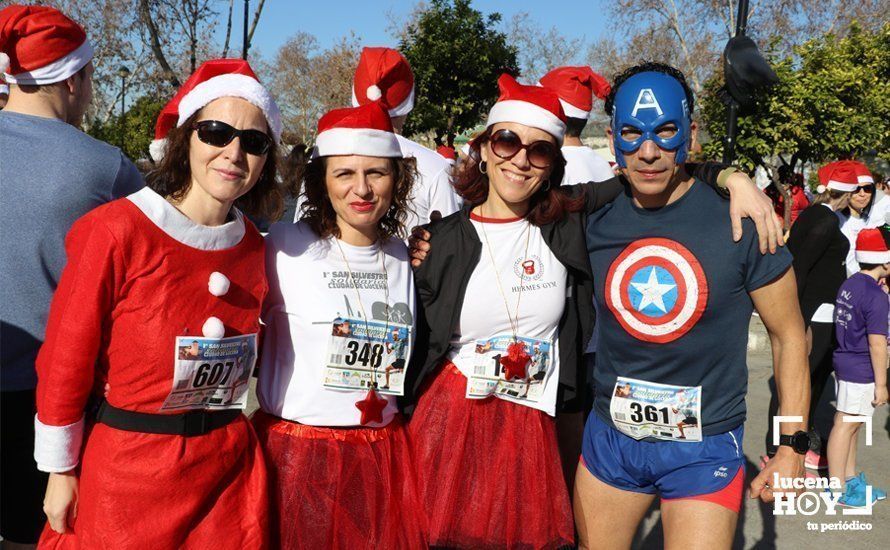 GALERÍA 1: La fiesta solidaria de la San Silvestre de Lucena despide el año: Preparados, listos... ya