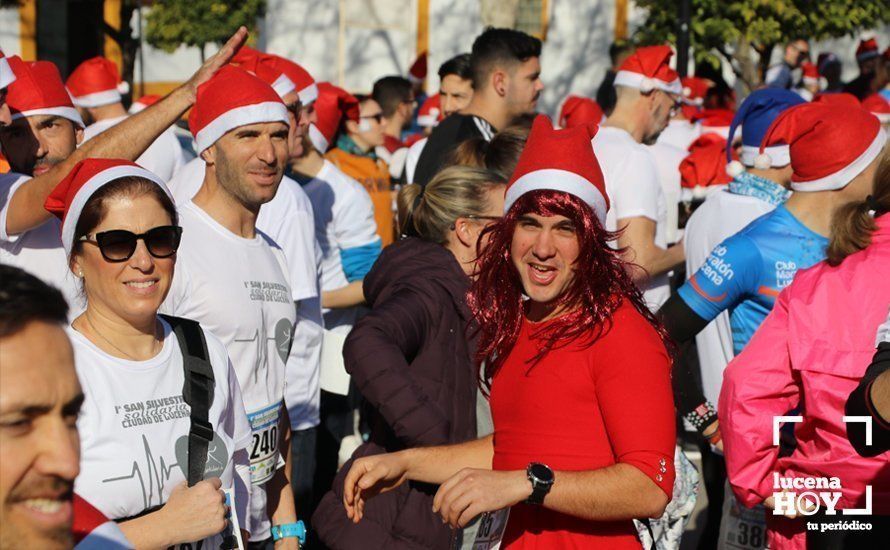 GALERÍA 1: La fiesta solidaria de la San Silvestre de Lucena despide el año: Preparados, listos... ya