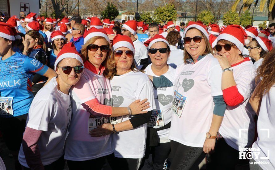 GALERÍA 1: La fiesta solidaria de la San Silvestre de Lucena despide el año: Preparados, listos... ya