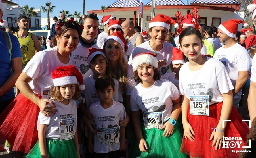 GALERÍA 1: La fiesta solidaria de la San Silvestre de Lucena despide el año: Preparados, listos... ya