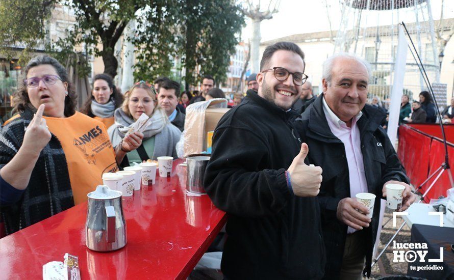 GALERÍA: El Roscón de Reyes de Lucena: 5.000 raciones de dulce solidaridad