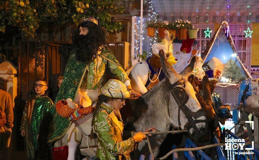 GALERÍA: Los Reyes Magos reparten los primeros caramelos y juguetes en Quiebracarretas