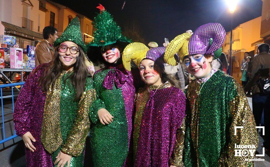 GALERÍA: Los Reyes Magos reparten los primeros caramelos y juguetes en Quiebracarretas