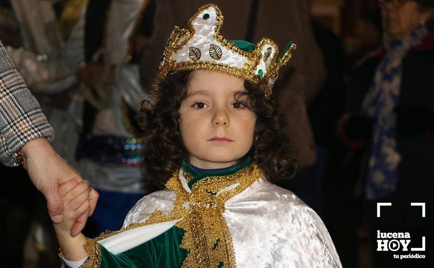 GALERÍA: Los Reyes Magos reparten los primeros caramelos y juguetes en Quiebracarretas