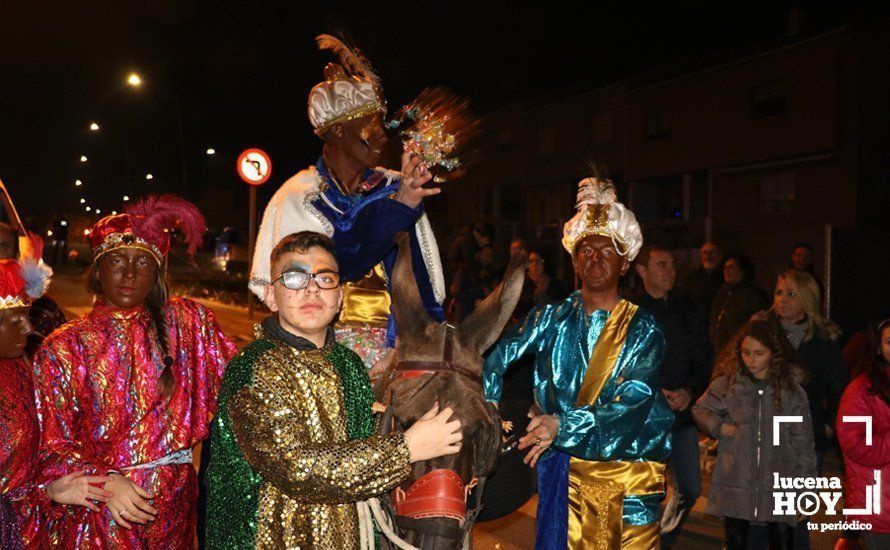 GALERÍA: Los Reyes Magos reparten los primeros caramelos y juguetes en Quiebracarretas