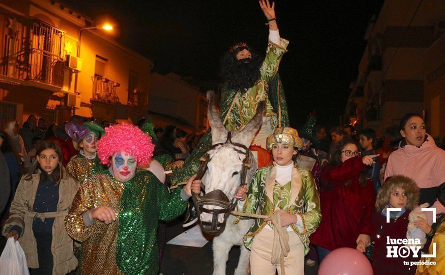 GALERÍA: Los Reyes Magos reparten los primeros caramelos y juguetes en Quiebracarretas