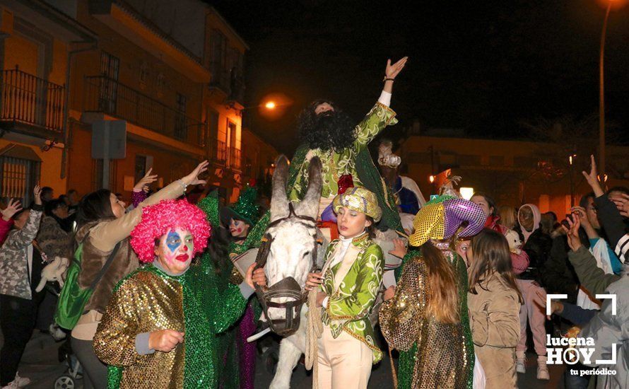GALERÍA: Los Reyes Magos reparten los primeros caramelos y juguetes en Quiebracarretas GALERÍA: Los Reyes Magos reparten los primeros caramelos y juguetes en Quiebracarretas