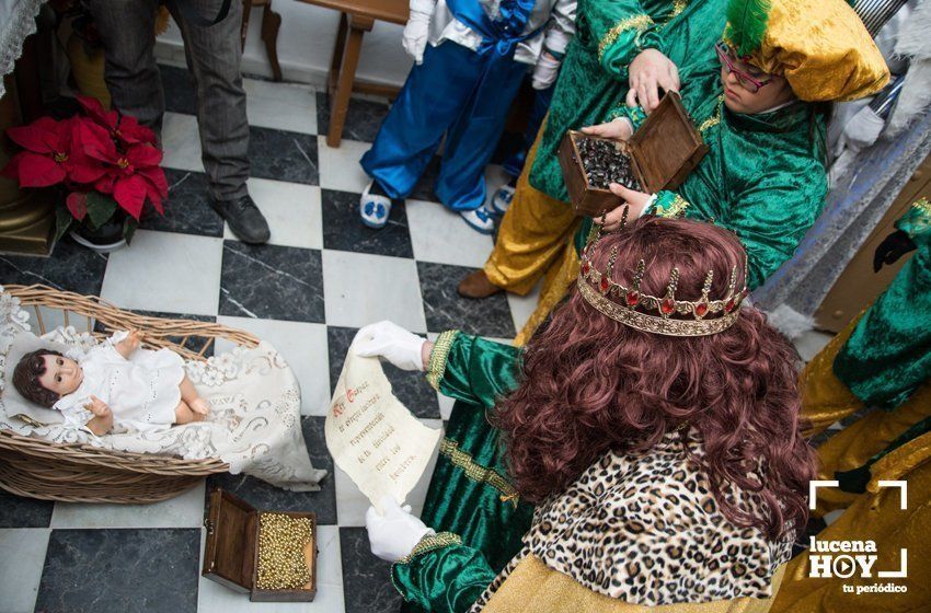 GALERÍA: Los Reyes Magos hacen su primera parada en la Cabalgata del Cristo Marroquí y Campo de Aras