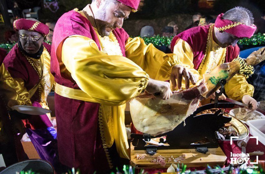 GALERÍA: Los Reyes Magos hacen su primera parada en la Cabalgata del Cristo Marroquí y Campo de Aras