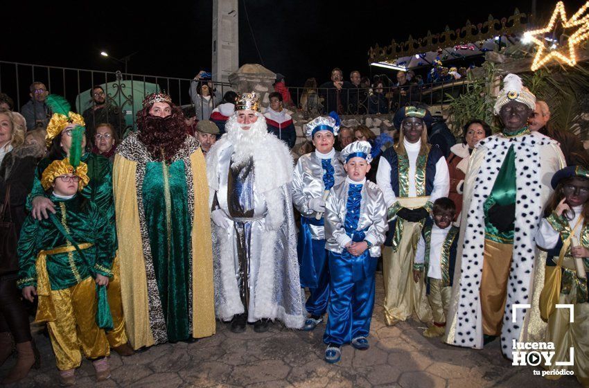 GALERÍA: Los Reyes Magos hacen su primera parada en la Cabalgata del Cristo Marroquí y Campo de Aras