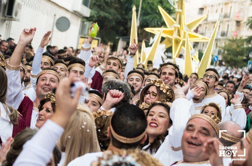 GALERÍA 1: Veintidós carrozas recorren Lucena para llenar de ilusión cada rincón de la ciudad