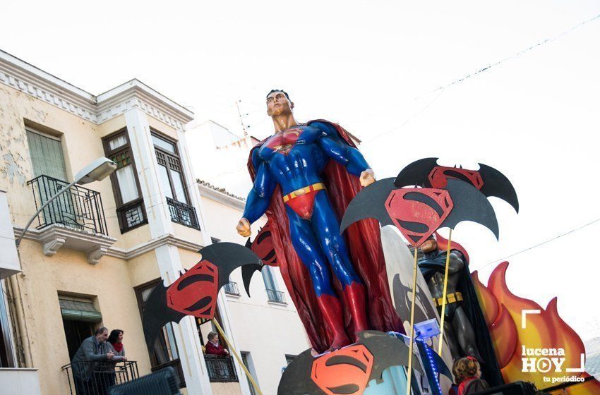 GALERÍA 1: Veintidós carrozas recorren Lucena para llenar de ilusión cada rincón de la ciudad GALERÍA 1: Veintidós carrozas recorren Lucena para llenar de ilusión cada rincón de la ciudad