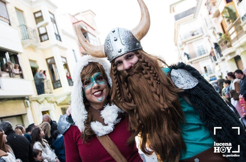 GALERÍA 1: Veintidós carrozas recorren Lucena para llenar de ilusión cada rincón de la ciudad