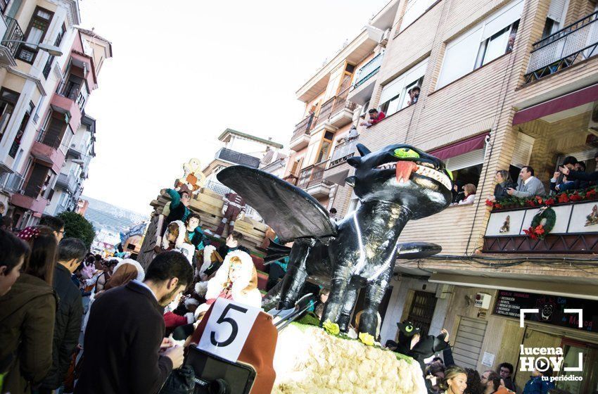 GALERÍA 1: Veintidós carrozas recorren Lucena para llenar de ilusión cada rincón de la ciudad