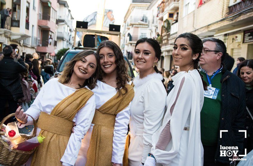 GALERÍA 1: Veintidós carrozas recorren Lucena para llenar de ilusión cada rincón de la ciudad