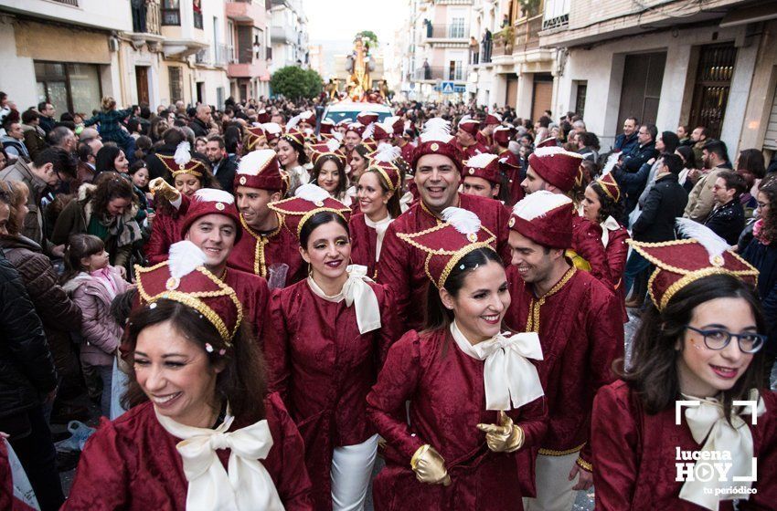 GALERÍA 1: Veintidós carrozas recorren Lucena para llenar de ilusión cada rincón de la ciudad