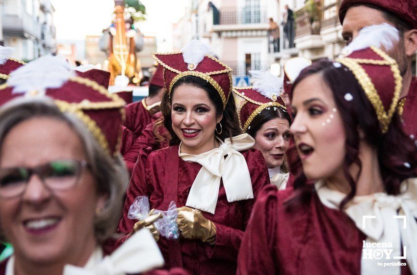 GALERÍA 1: Veintidós carrozas recorren Lucena para llenar de ilusión cada rincón de la ciudad